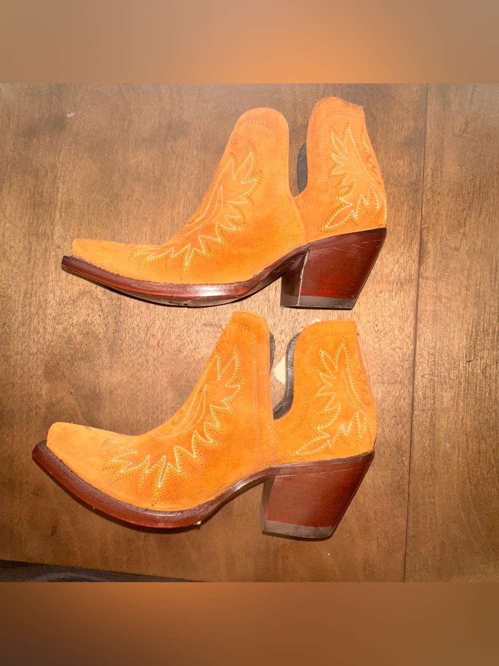 NWOB ARIAT WOMEN'S DIXON FASHION BOOTIES - SNIP TOE Sz 7 - Picture 14 of 16